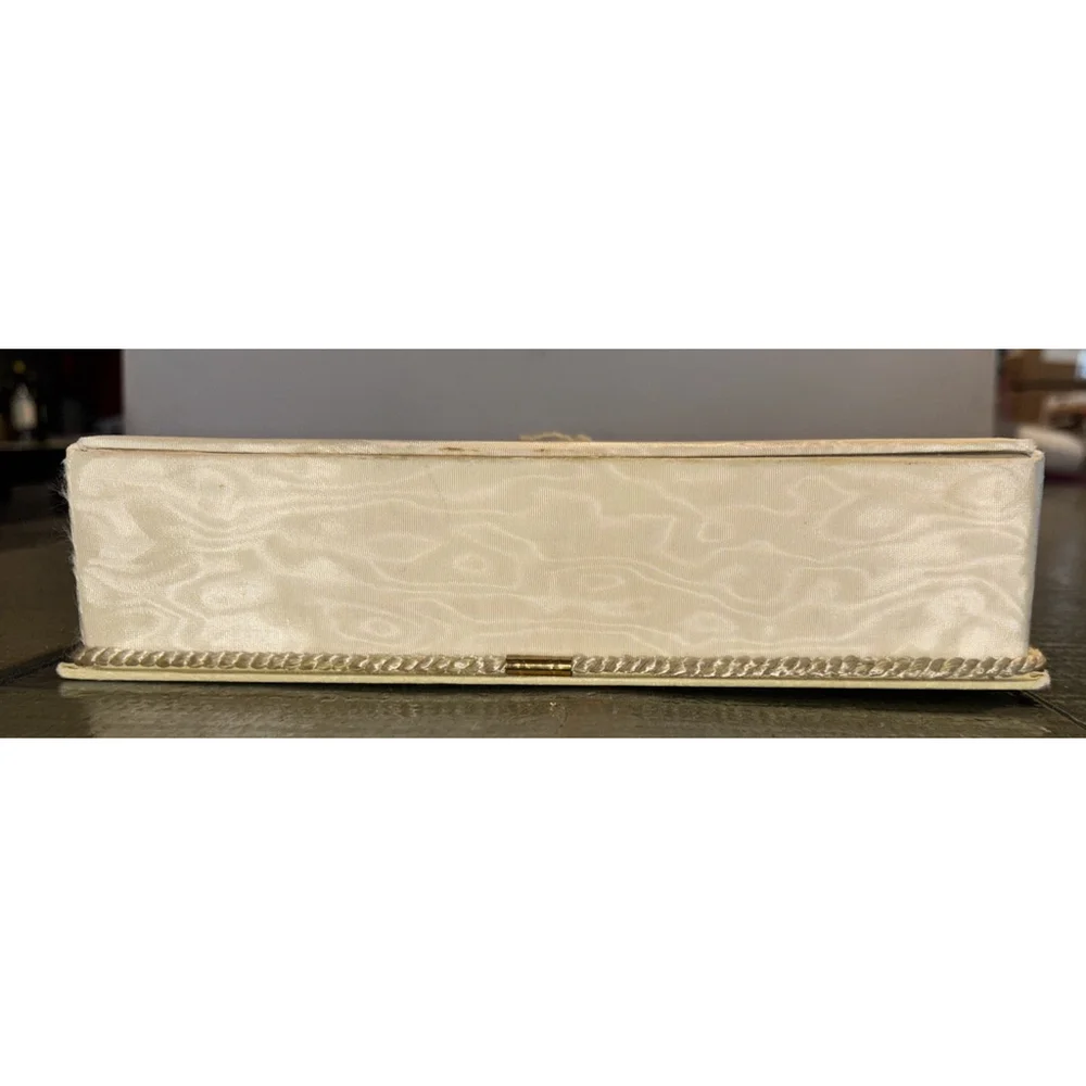 Evyan White Shoulders Gold Lined Soapbox - No Soap